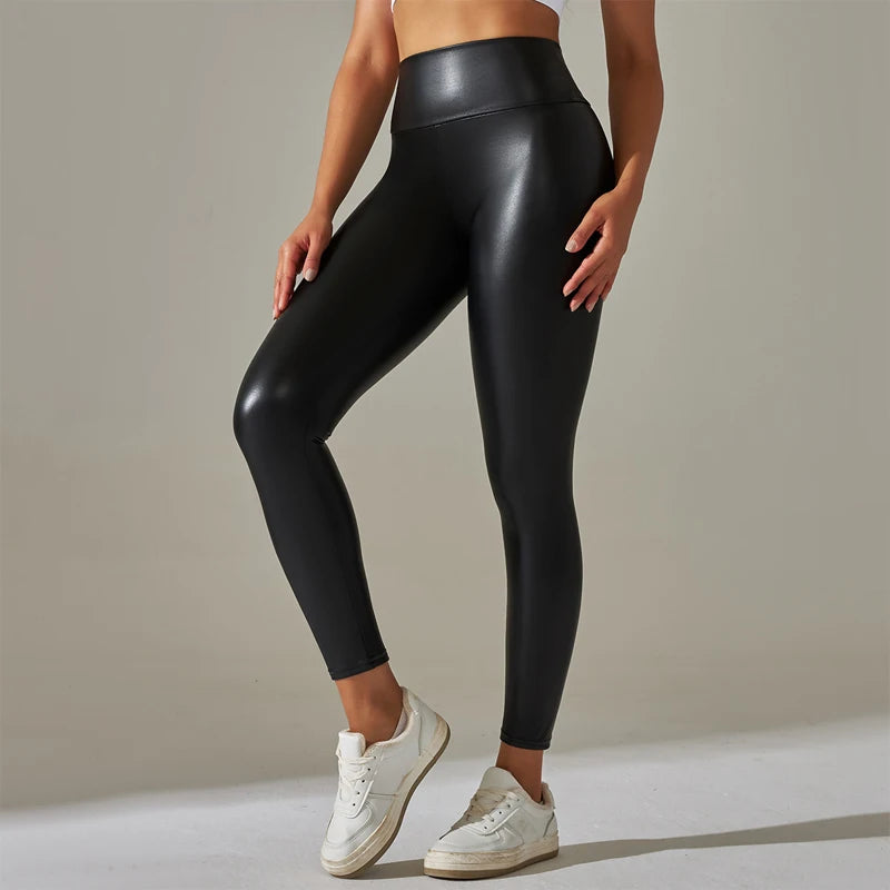 Nuevas mallas de mujer de gran tamaño a la moda, pantalones de cuero PU ajustados y sexis de cintura alta, pantalones de Yoga coloridos para mujer