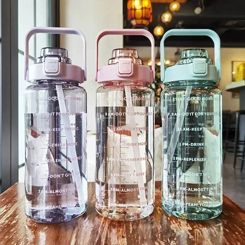Botella de agua de 2L, taza de agua de plástico con pajita portátil para deportes al aire libre, Fitness, taza grande de grasa de alto valor para adultos con marcador de tiempo